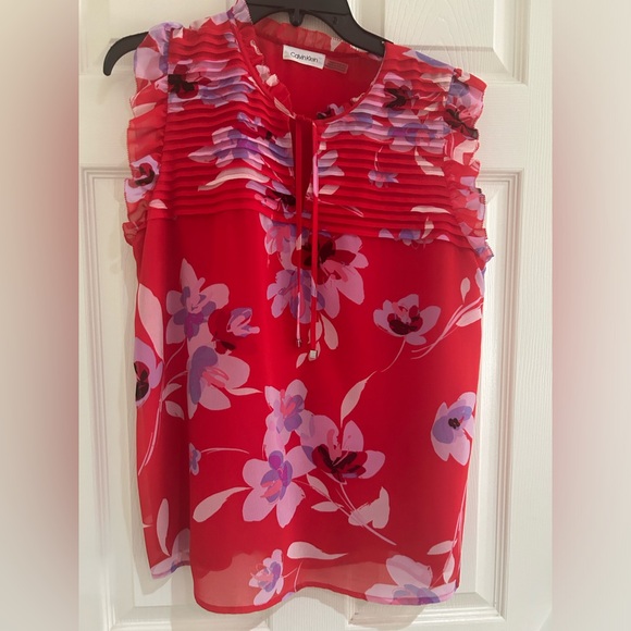 CALVIN KLEIN TOP
3 For $20 - Picture 1 of 2